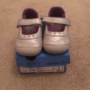 VGUC stride rite Arabella silver Mary Jane